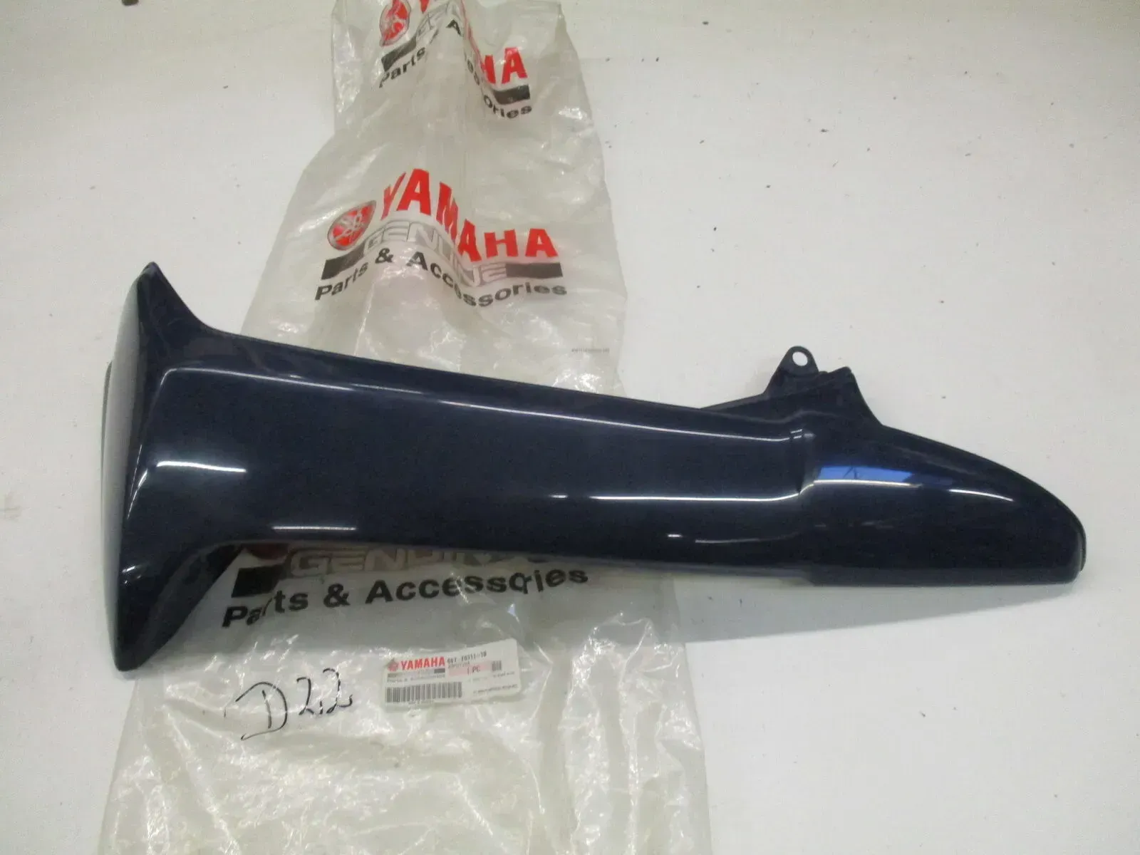 Verkleidung 4ST-F8311-18 unten D22 Yamaha T105_115 Crypton Beinschild Seitenverk - Bild 1