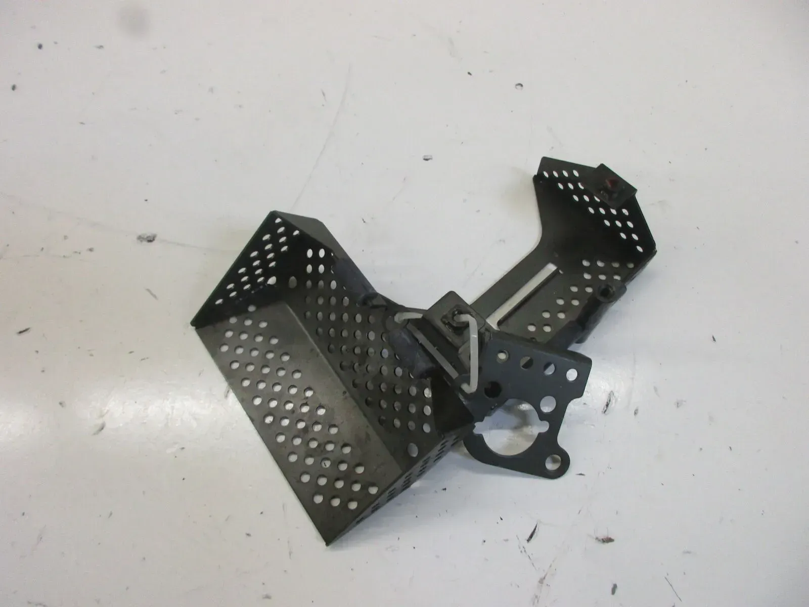 Kawasaki ZX-10R ZXT00C Verkleidung Blende Rahmen CDI Relais Halter Träger - Bild 1
