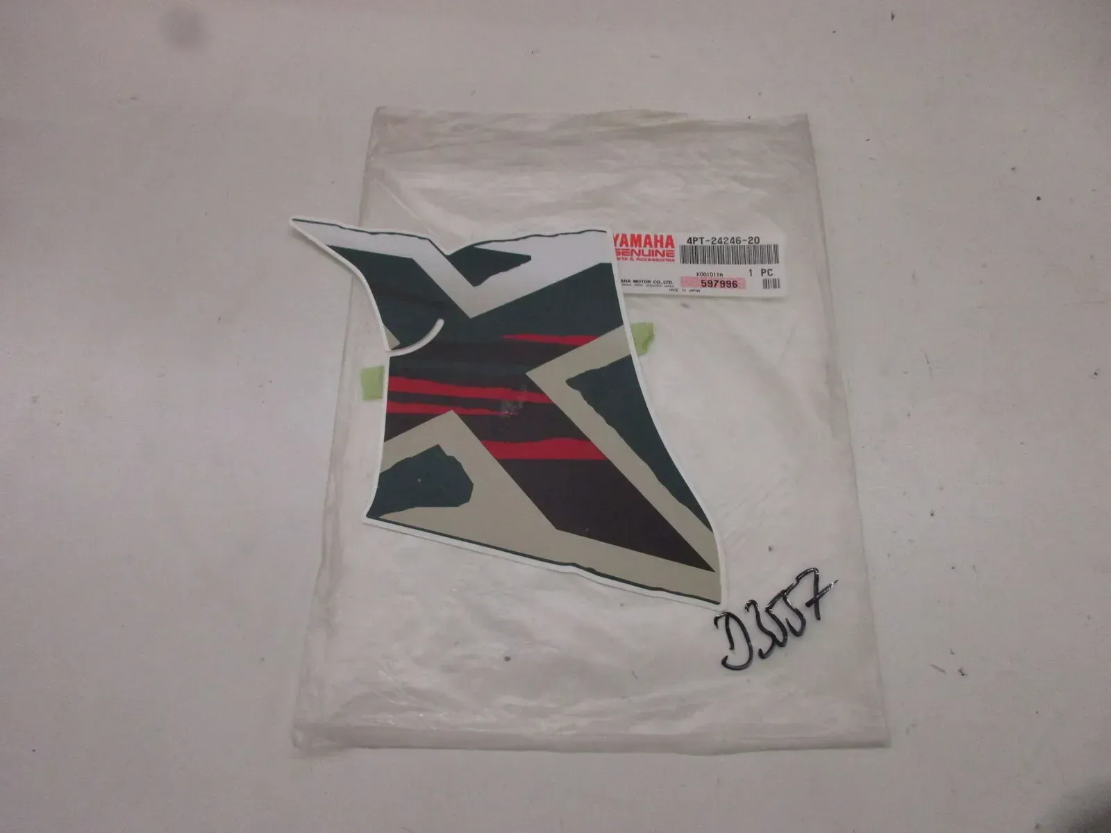 Aufkleber 4PT-24246-20 D3557. Yamaha XT 600 E Emblem Logo Verkleidung Dekor - Bild 1