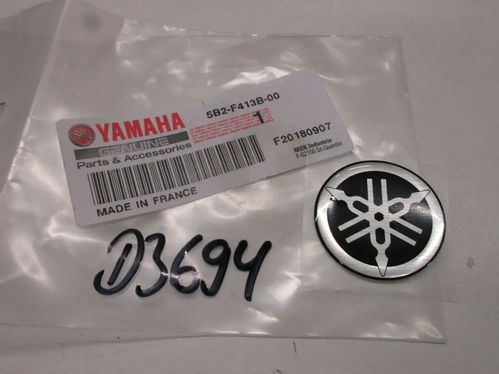 Aufkleber 5B2-F413B-00 D3694 Yamaha YZF-R 125 Emblem Logo Verkleidung Schriftzug - Bild 1