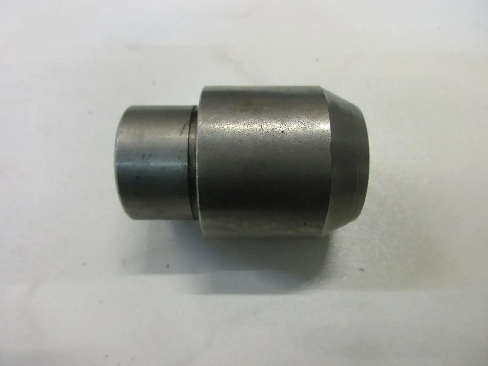 O1. Suzuki GS 550 M KATANA Buchse Hülse Steckachse hinten Bolzen Muffe Lager - Bild 1