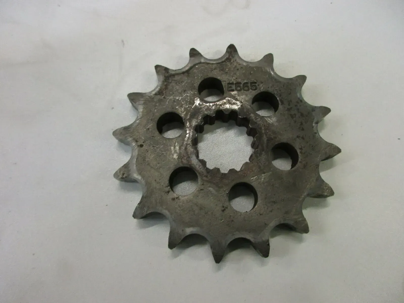 O. Suzuki GS 400 E Bj.80 Ritzel Zahnrad Antrieb Motor Getriebe E665 sprocket - Bild 1