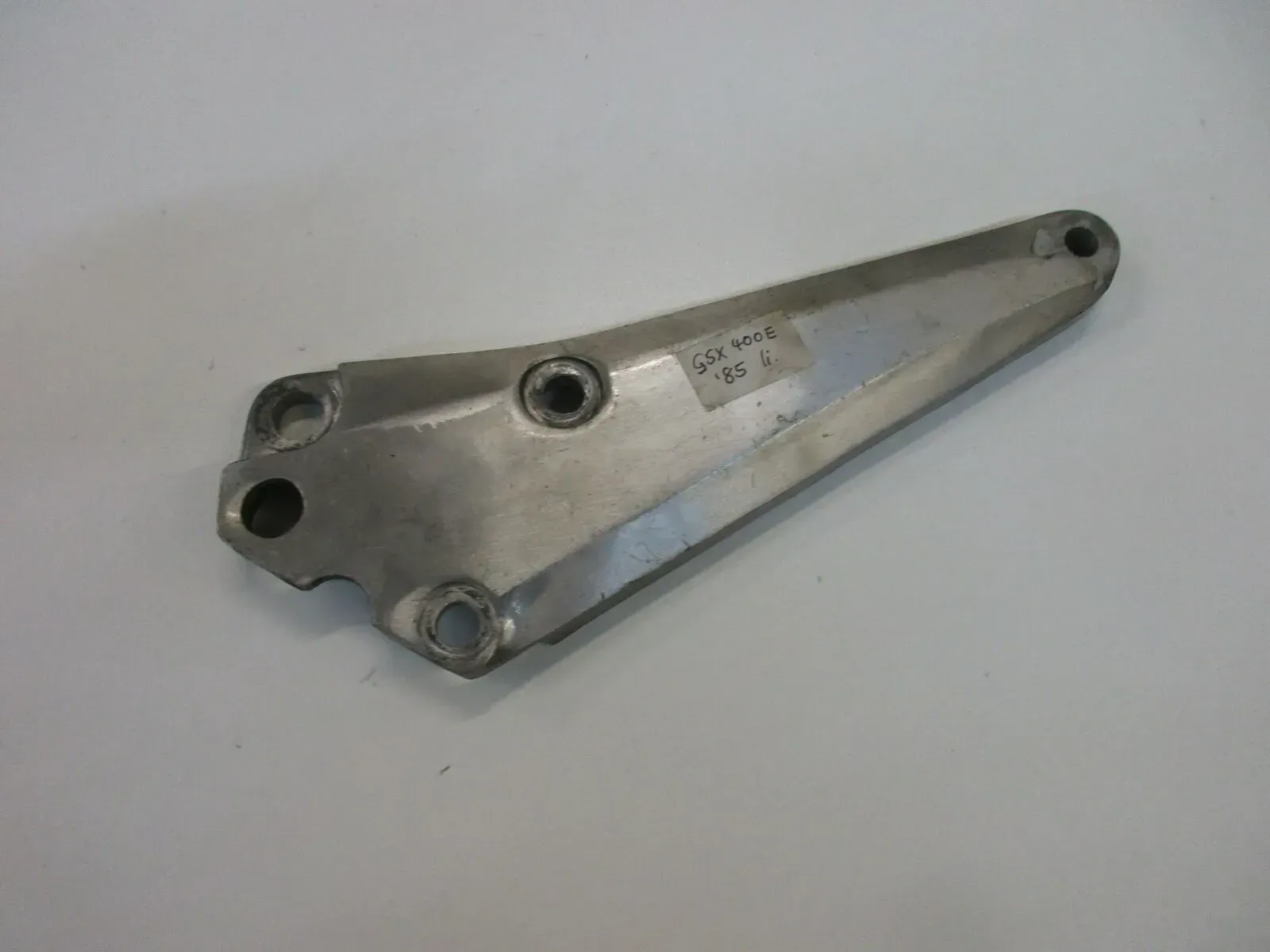 O. Suzuki GSX 400 E GK 53 C Fußrastenhalter für Fußraste vorne hinten links - Bild 1