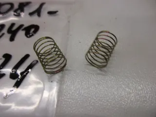 R1374 Kawasaki ER-5 GPZ 500 S GPX 600 R Feder 92081-1240 Benzinhahn Membrane spring - Bild 3