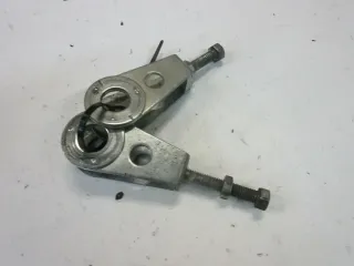O1. Kawasaki GPZ 600 R ZX600A Kettenspanner rechts links Kette Antrieb Spanner - Bild 2