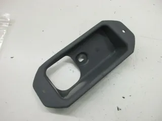 A62. Suzuki AH 50_75 Verkleidung Blende Abdeckung Helmfach 47132-09EA0-GE1 - Bild 3