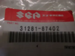 E927. Suzuki GS 450_550_1000 Schraube Bolzen 31281-87402 Anlasser Starter bolt - Bild 2