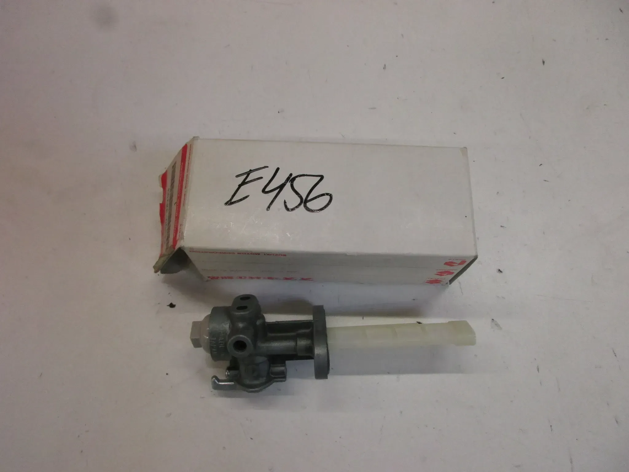 E456. Suzuki DR 250 SP 250 Kraftstoffhahn 44300-38203 Benzinhahn Tank fuel - Bild 1