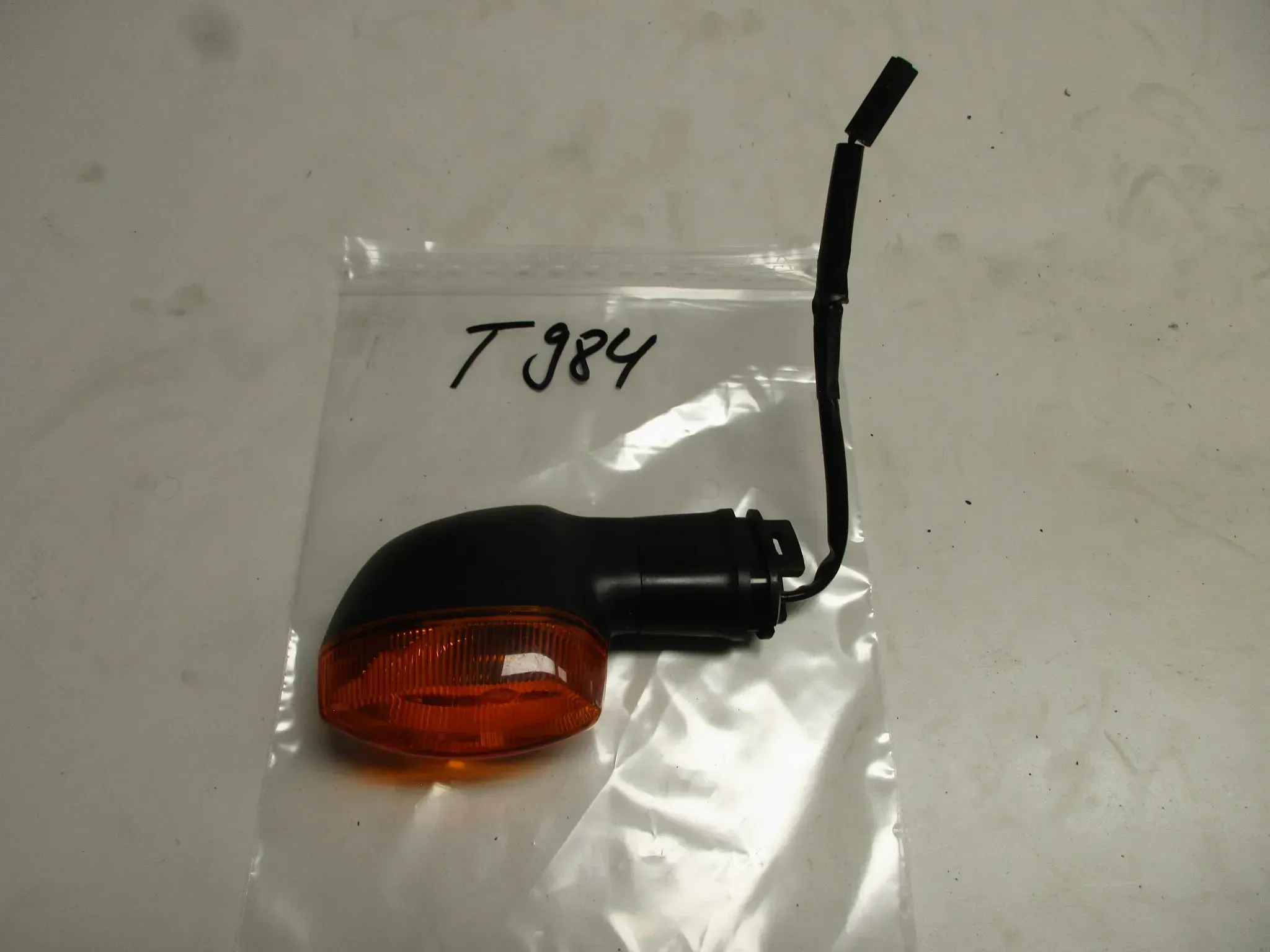 T984 Yamaha YZF-R1 RN19 Blinker Original vorne links 50R-001097 Blinksignal - Bild 1