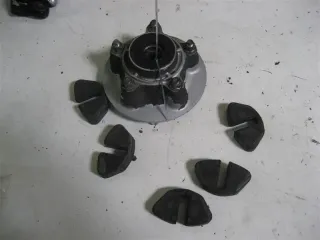 3. SUZUKI GSX 600 F GN72B KETTENRADTRÄGER MIT RUCKDÄMPFER ANTRIEBSGUMMI GUMMI - Bild 1