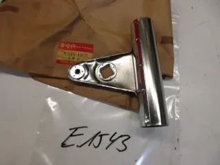 E1543. Suzuki GS 450 L Lampenhalter 51530-44210 vorne rechts Scheinwerferhalter - Bild 3