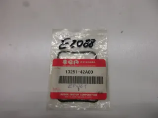 E2088 Suzuki LT-F 250 Dichtung Vergaser 13251-42A00 Vergaserdichtung carburetor - Bild 1
