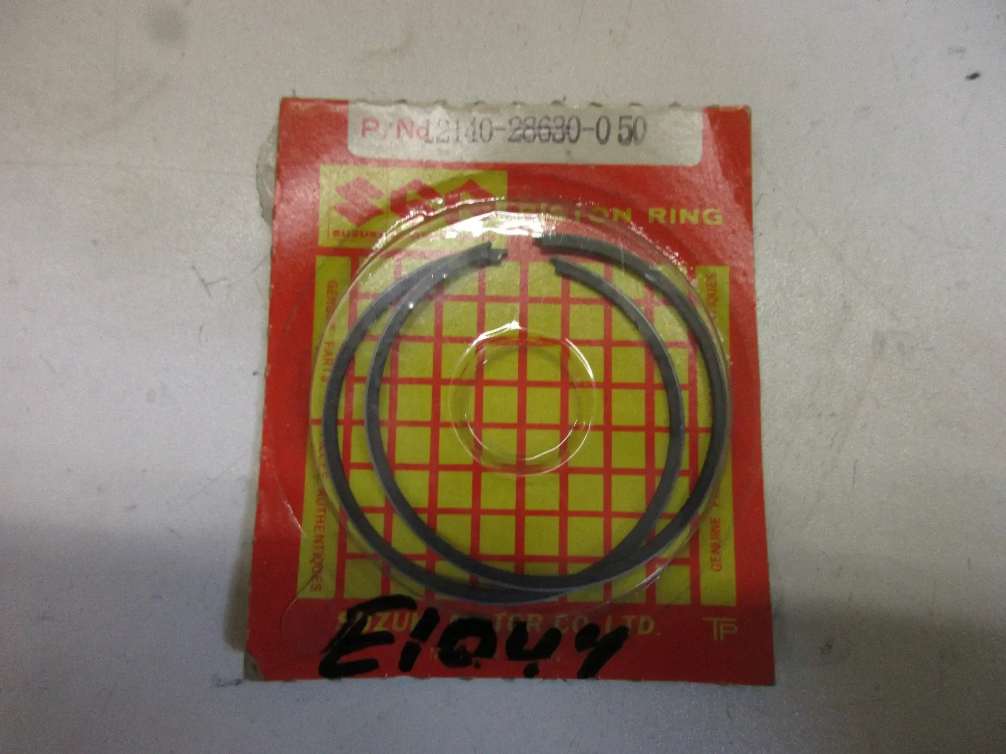E1044. Suzuki TS 100 GP 100 Kolbenringe Kolben 12140-28630-050 Original Übergröße 0,50 - Bild 1