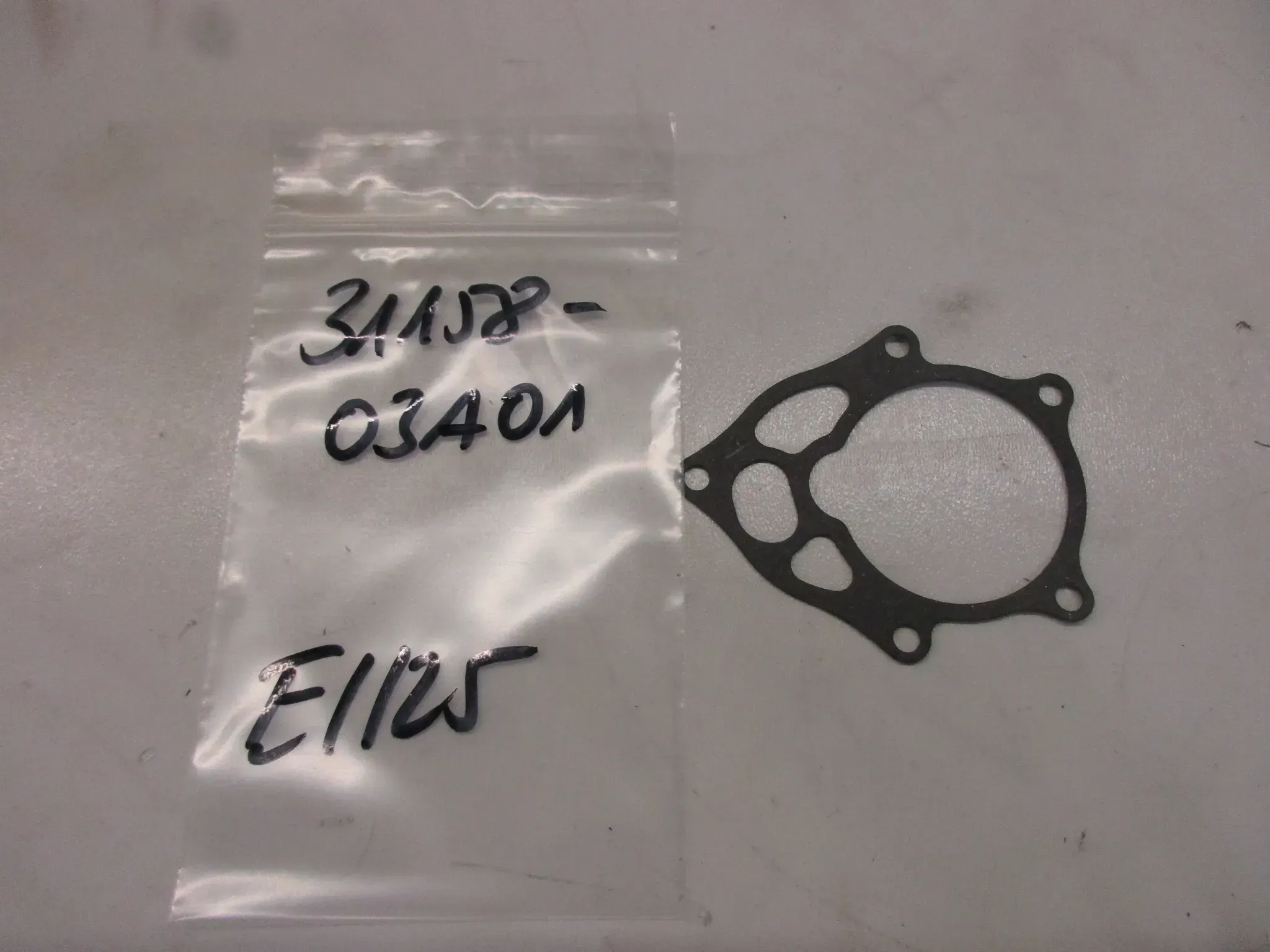 E1125 Suzuki CP 50 CH Dichtung Motor 31158-03A01 Motordichtung Gehäuse seal - Bild 1