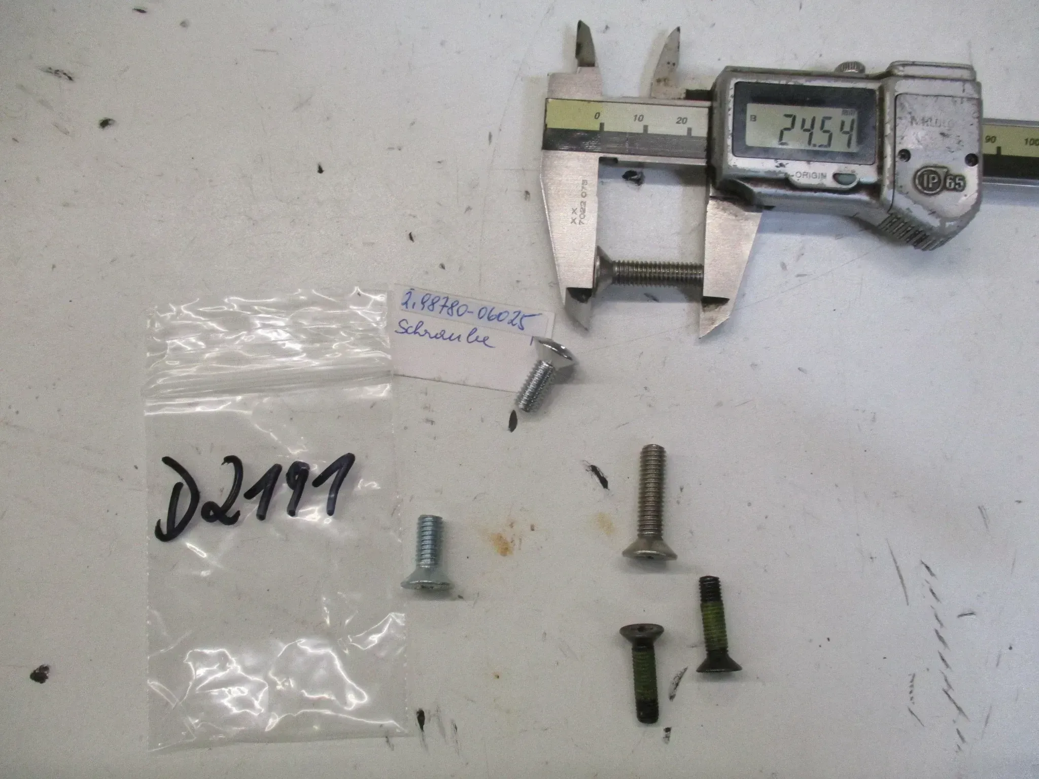 D2191 Yamaha DT_XT_SR_XS_XVZ Bolzen Schrauben Kreuzschlitz Konvolut - Bild 1