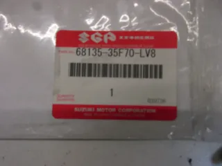 E1689. Suzuki GSX-R 750 Aufkleber Dekor 68135-35F70-LV8 Verkleidung rechts Emblem - Bild 4