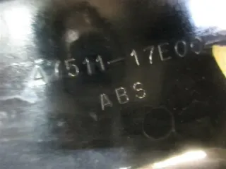 303. Suzuki GSX-R 1100 W Verkleidung rechts Rahmenverkleidung Deckel 47511-17E00 - Bild 4