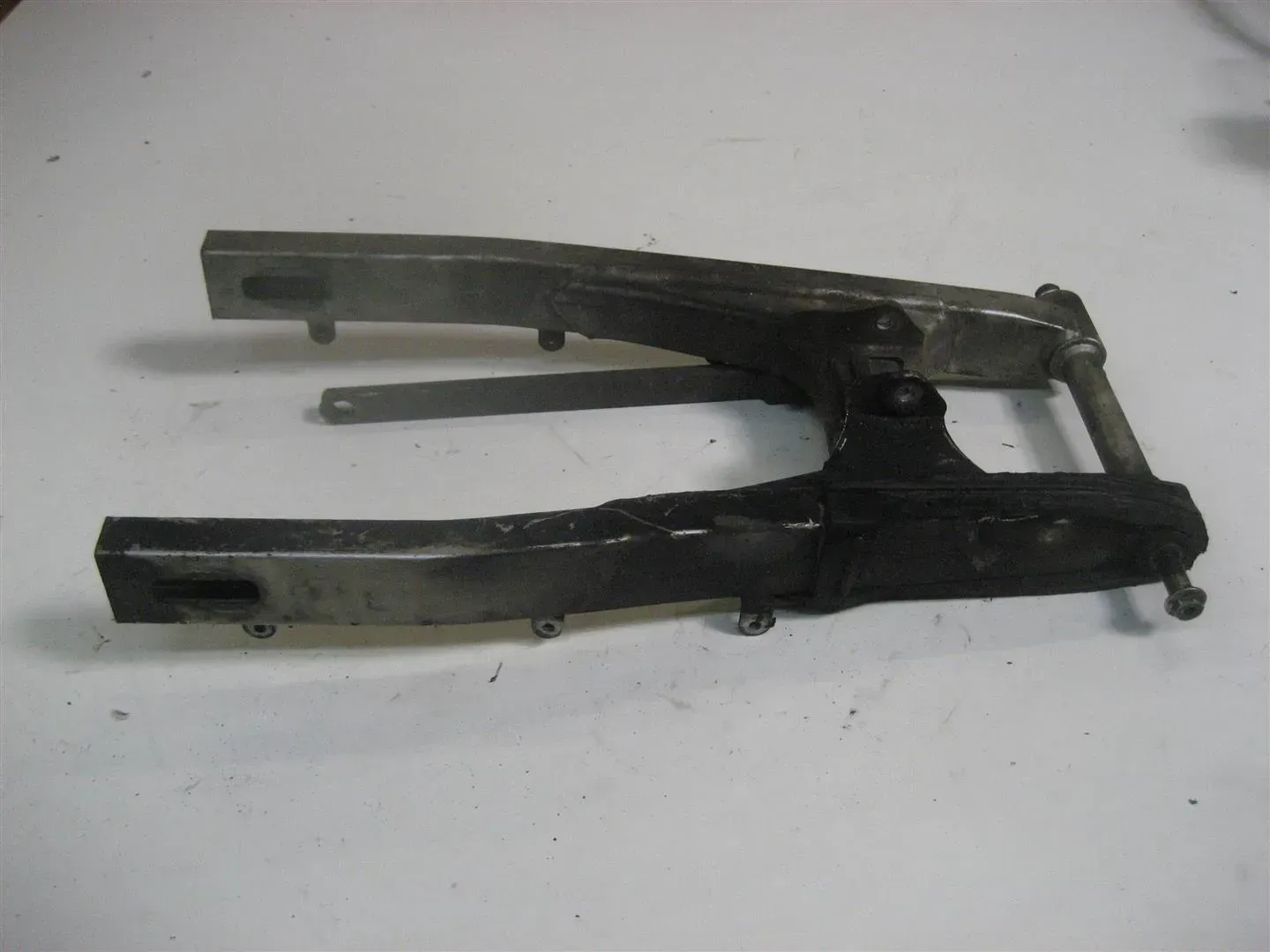 HONDA CBR 1000 F SC21 SCHWINGE HINTERRADAUFHÄNGUNG FELGE HINTEN SWING ARM - Bild 1