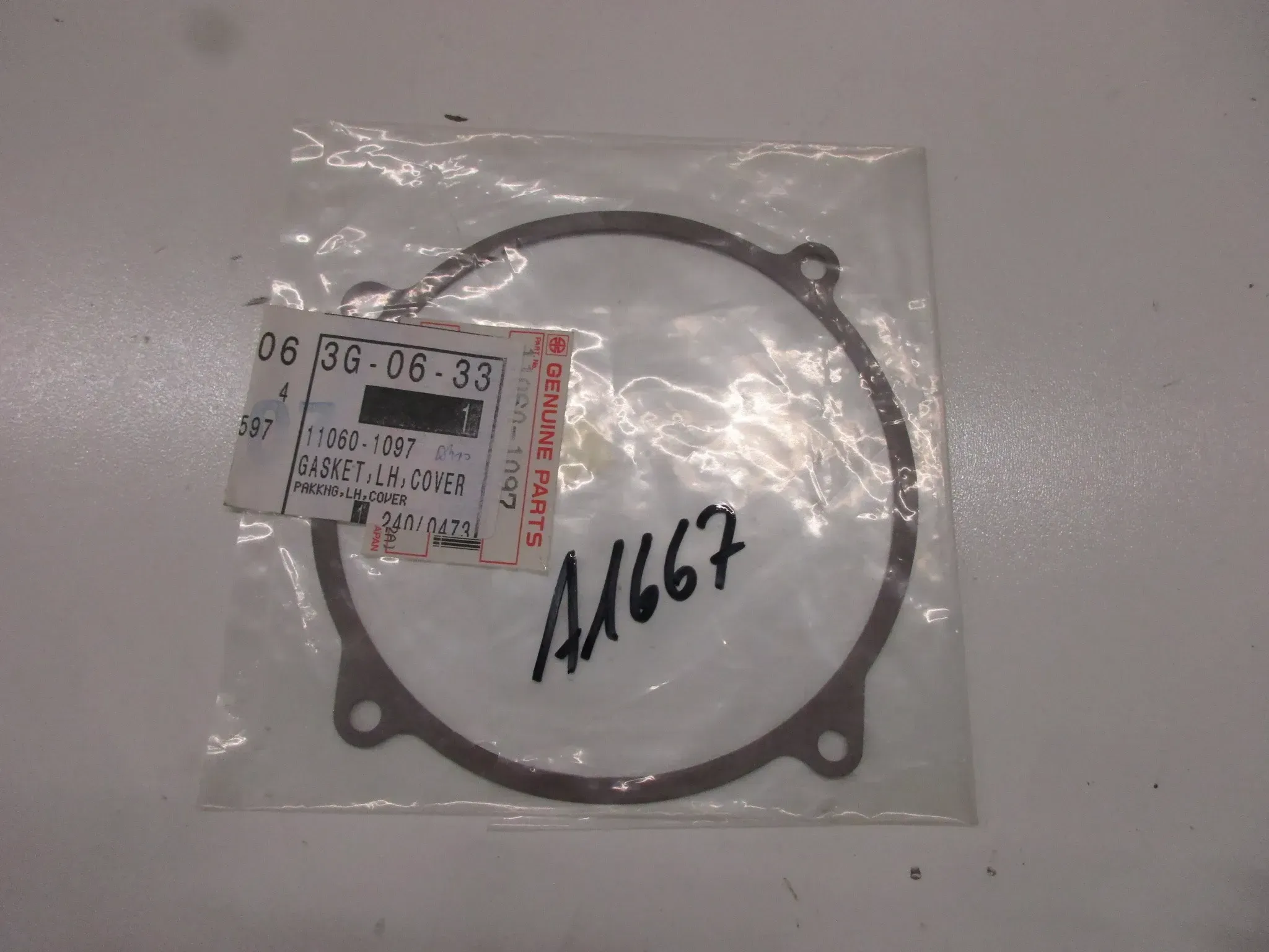 A1667 Kawasaki ZR 1100 Zephyr Dichtung Motordeckel links 11060-1097 Original gasket - Bild 1
