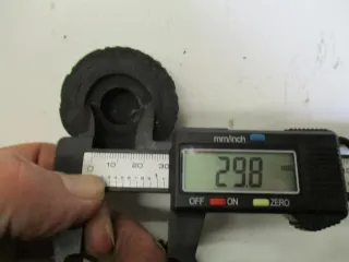 2. Suzuki DR 650 R SP44B Tankgummi Vibrationsdämpfer links rechts - Bild 4