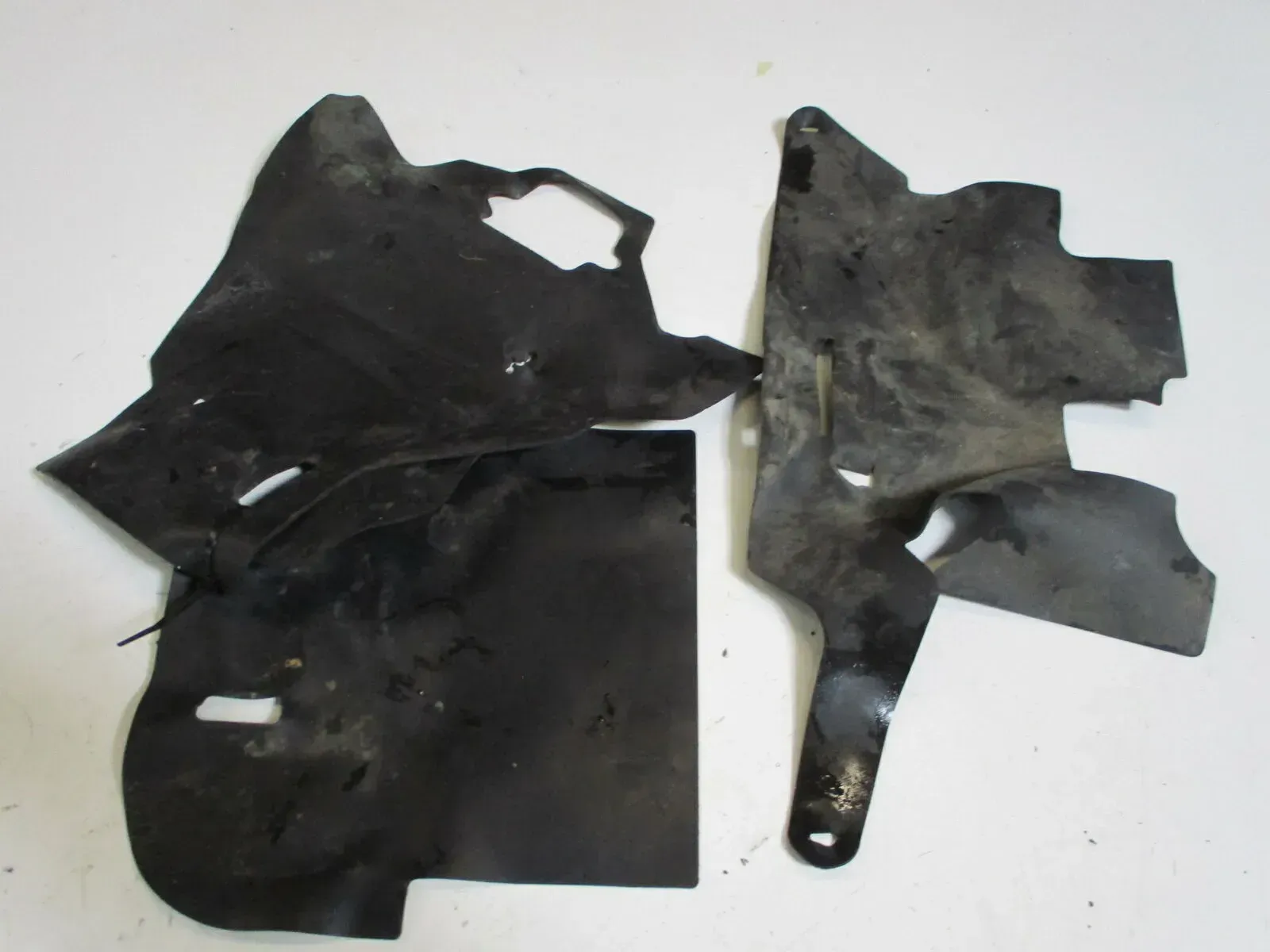 2. Honda VFR 800 FI RC 46 Gummimatten Hitzeschutz Wärmeschutz Motorschutz Motor - Bild 1