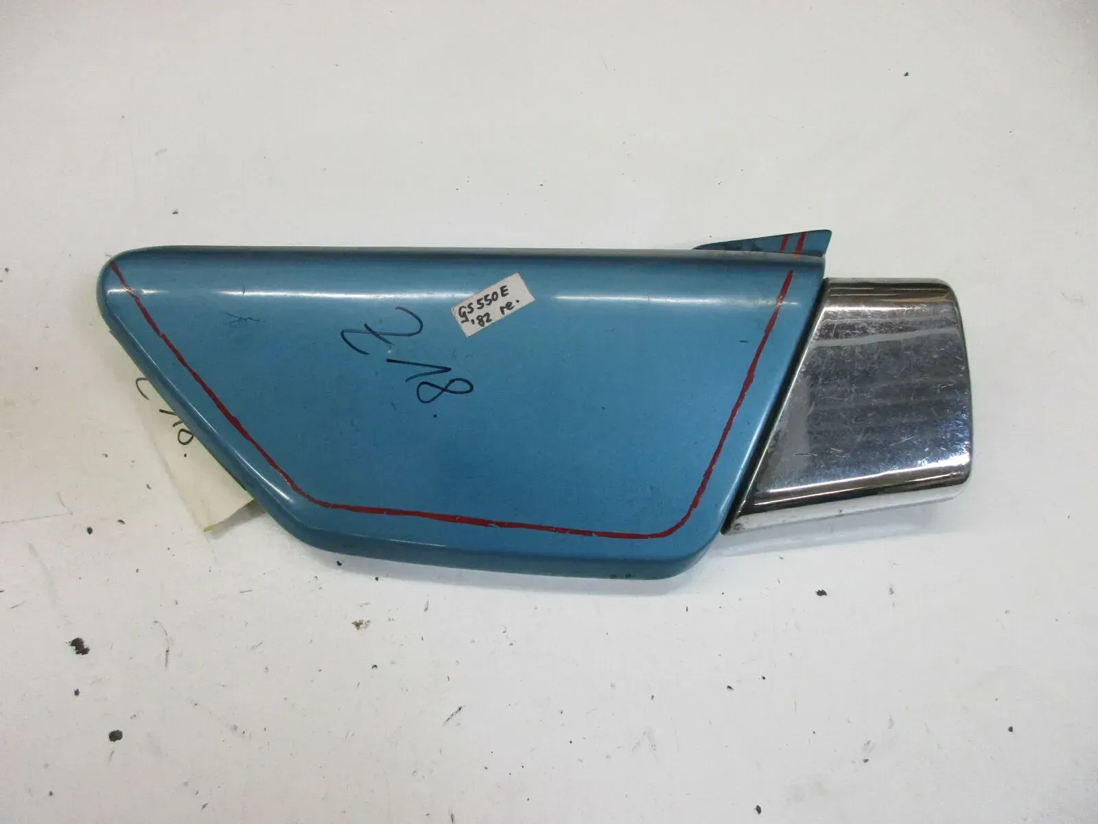 Suzuki GS 650 E Bj. 1983 Verkleidung rechts Seitendeckel Sitzbank 47111-34500 - Bild 1