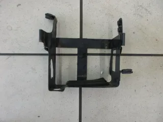 2. Suzuki GS 550 E Batteriefach Verkleidung Batterie Kasten - Bild 1