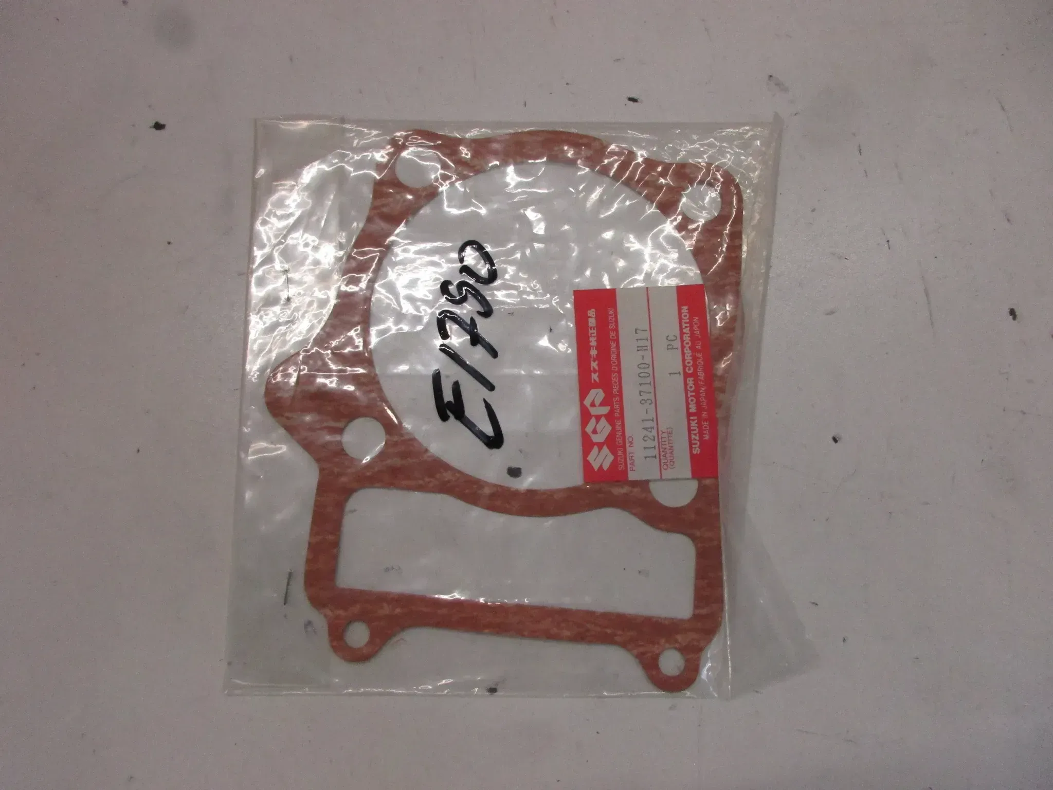 E1790. Suzuki DR 400 Dichtung Motordichtung 11241-37100-H17 Zylinderfußdichtung - Bild 1