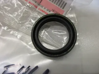 E1161 Suzuki RM 125 Dichtung Simmerring 09283-28020 Wellendichtring Motor 28x36x6 - Bild 3