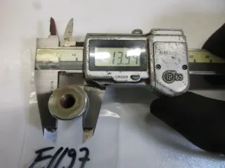 E1197 Suzuki GS 550 Schraube Mutter 09159-08024 Zylinderkopf Motor Hutmutter - Bild 3