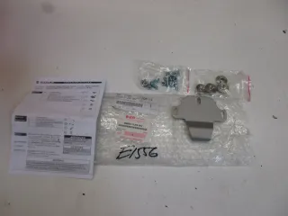 E1556. Suzuki DL 650 A Halter 990D0-11J00-062 Montagekit Topcase Aufnahme Rahmen - Bild 1