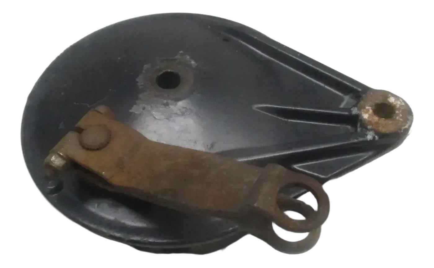 Honda CBF 125M JC40 Bremstrommel Bremsankerplatte hinten rechts - Bild 1