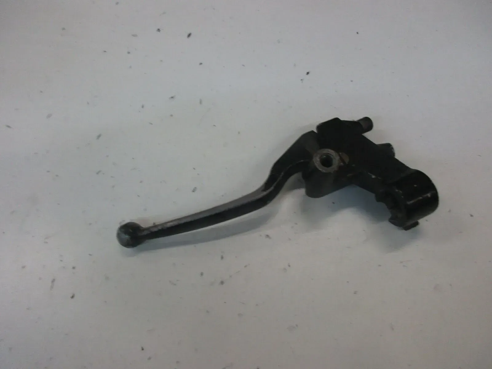 O1. Honda CB 650 RC 03 Kupplungshebelhalter mit Kupplungshebel Armatur Lenker - Bild 1