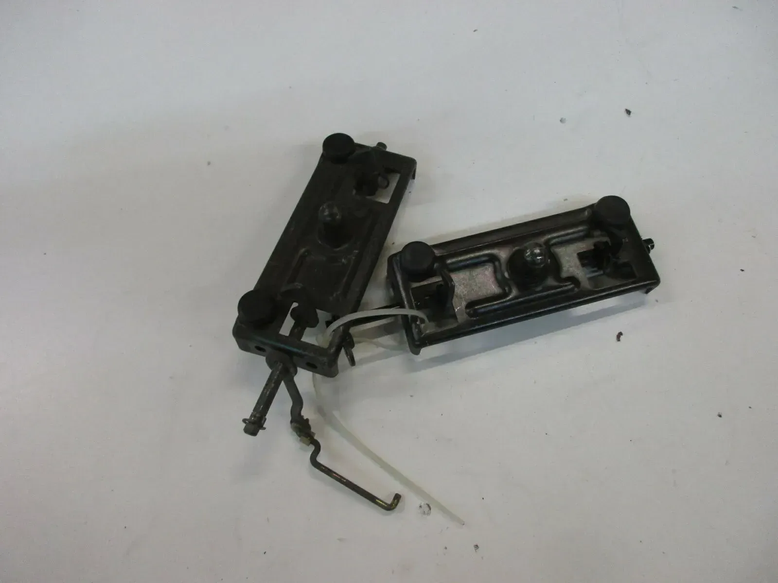 O. Suzuki GSX 400 E GK 53 C Sitzbankverriegelung Verschluß Sitz Verriegelung - Bild 1