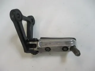4. HONDA CBR 1000 F SC21 Fußraste vorne links mit Fußrastenhalter - Bild 3