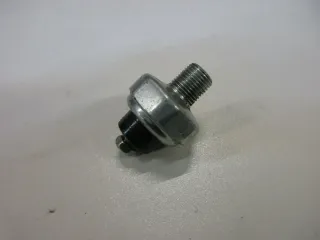 O. Suzuki GSX 600 F GN72B Öldruckschalter Sensor Schalter Motordeckel Motor - Bild 2