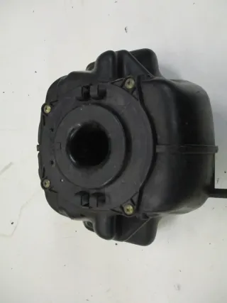 Luftfilterkasten 20C00 airbox 8. Suzuki GSX 600 F GN72B Luftfilter Vergaser - Bild 2
