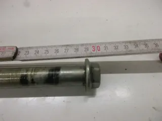 Schwingenachse Achse 1. Suzuki RF 600 R GN 76 B Schwinge 20 mm Bolzen Schraube - Bild 2