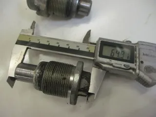 Honda Gl 1200 SC 14 DX Goldwing Schwingenbolzen Lagerzapfen Schwingenachse bolt - Bild 2