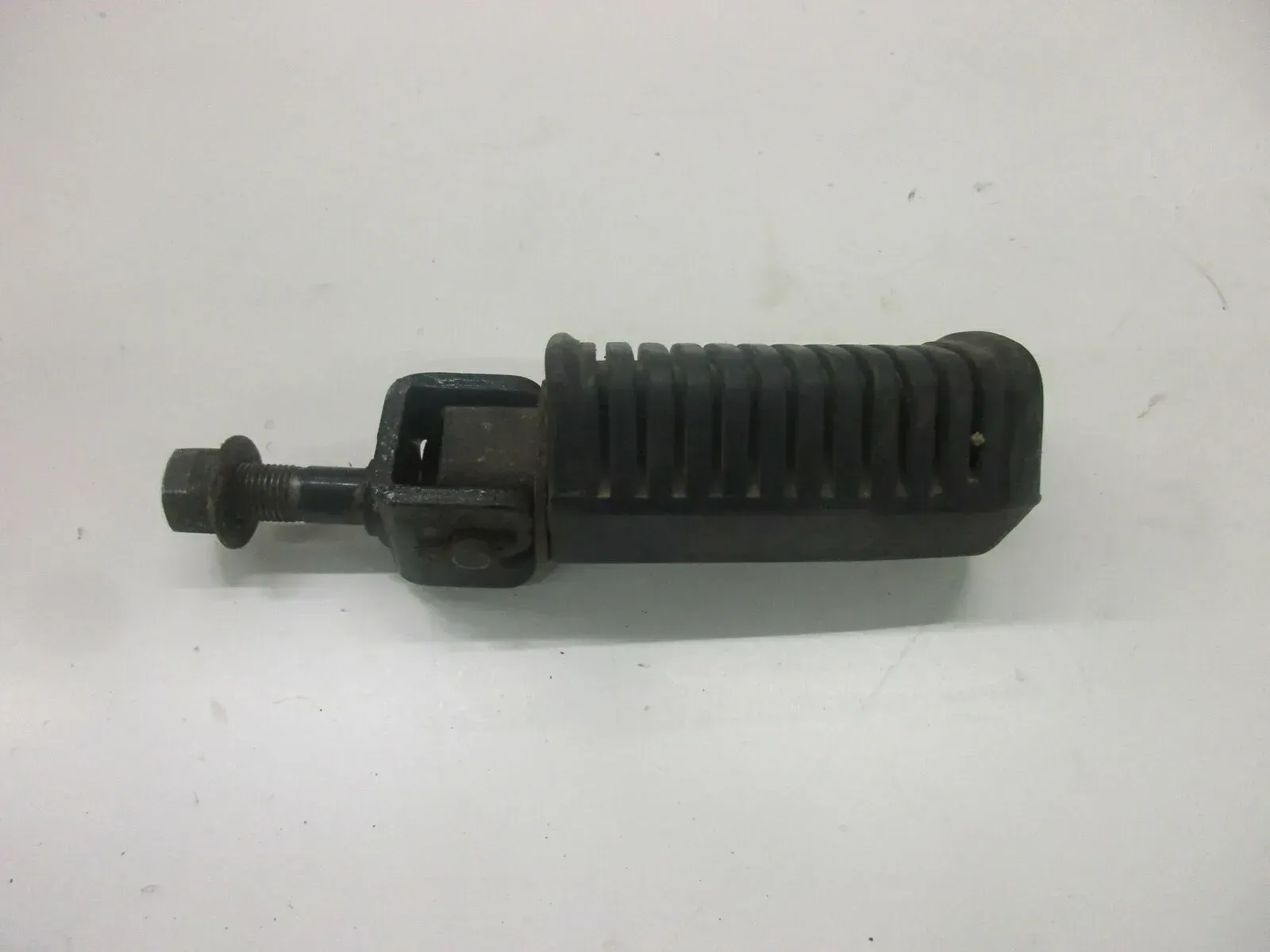 Kawasaki GPZ 305 EX305A Fußraste vorne rechts Fussraste Fahrerraste footrest - Bild 1