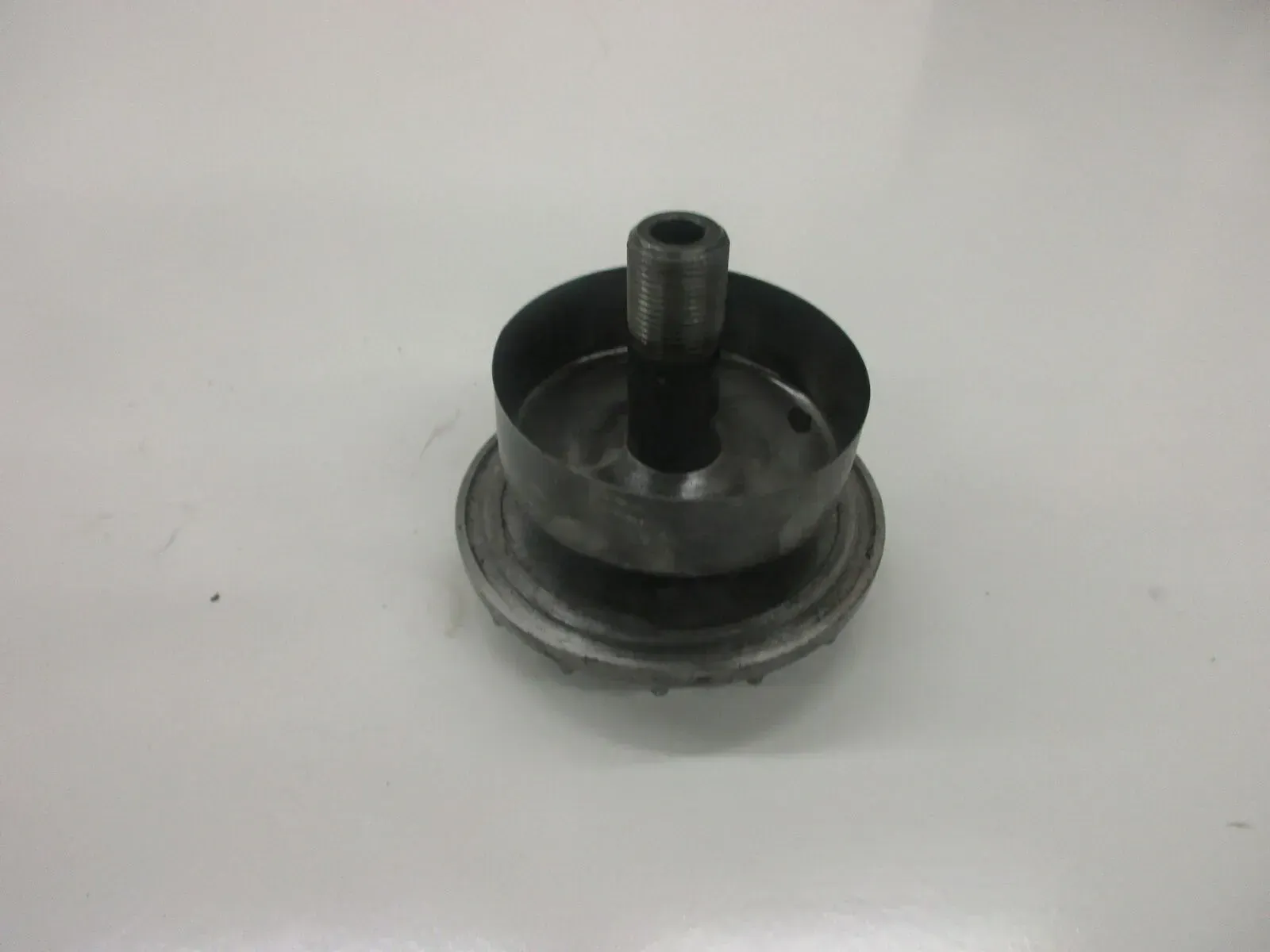 5. Kawasaki GPZ 600 R ZX600A Ölfilterdeckel mit Ölfilterschraube Motordeckel - Bild 1