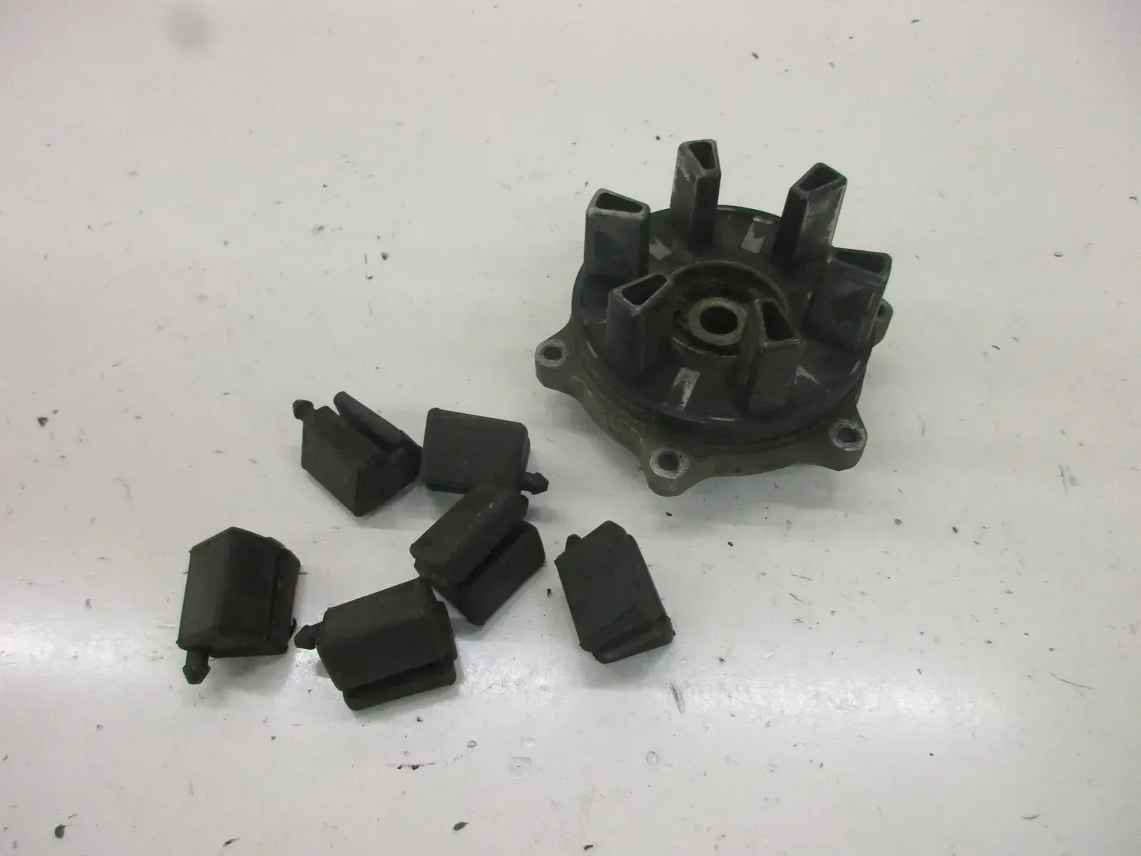 Suzuki DR 400 DR400D Kettenradträger mit Ruckdämpfer Antriebsgummi Mitnehmer - Bild 1
