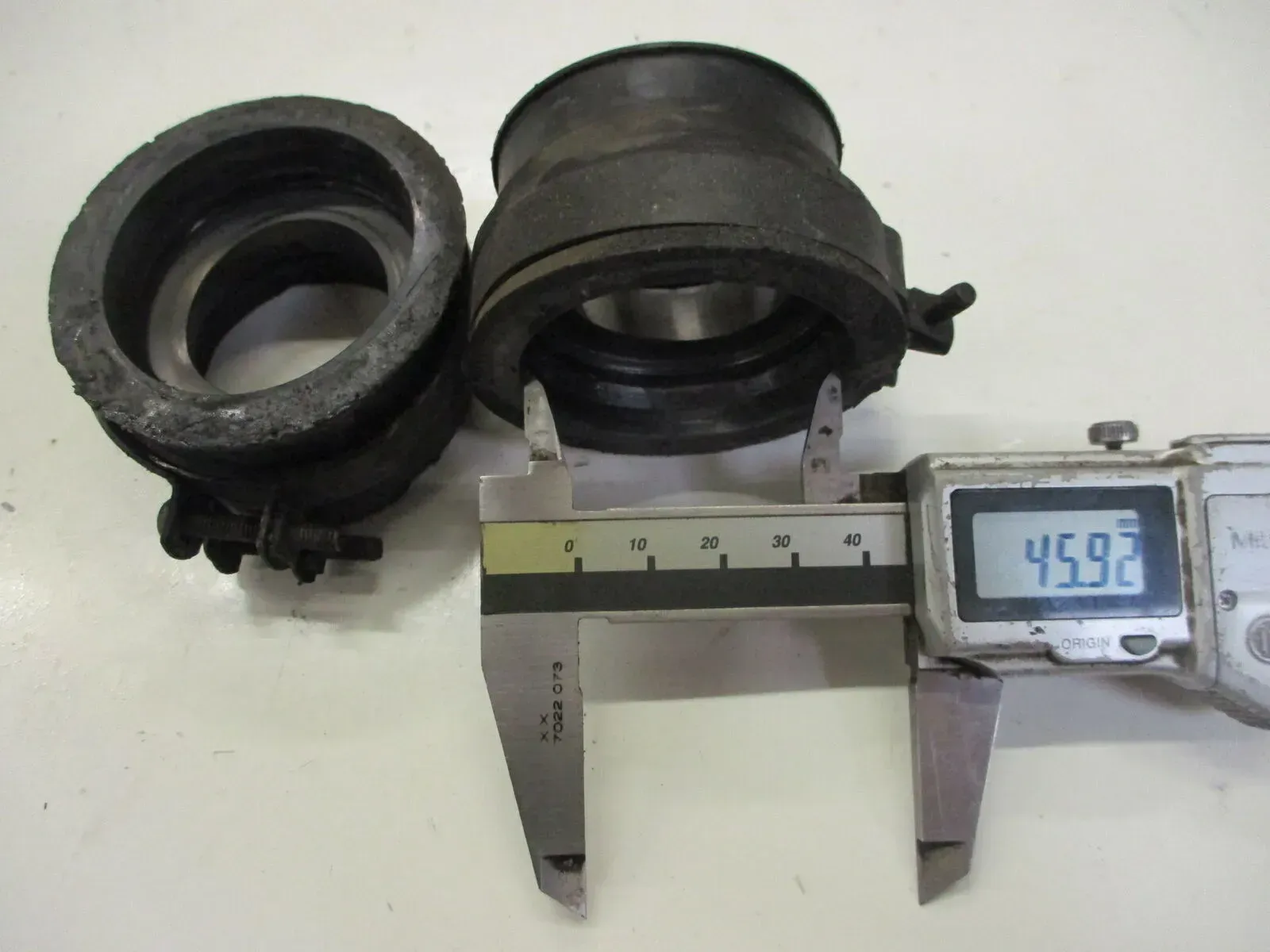3. Kawasaki VN 1500 VNT 50 A Vulcan Ansauggummi Ansaugstutzen VergaserGummi - Bild 1