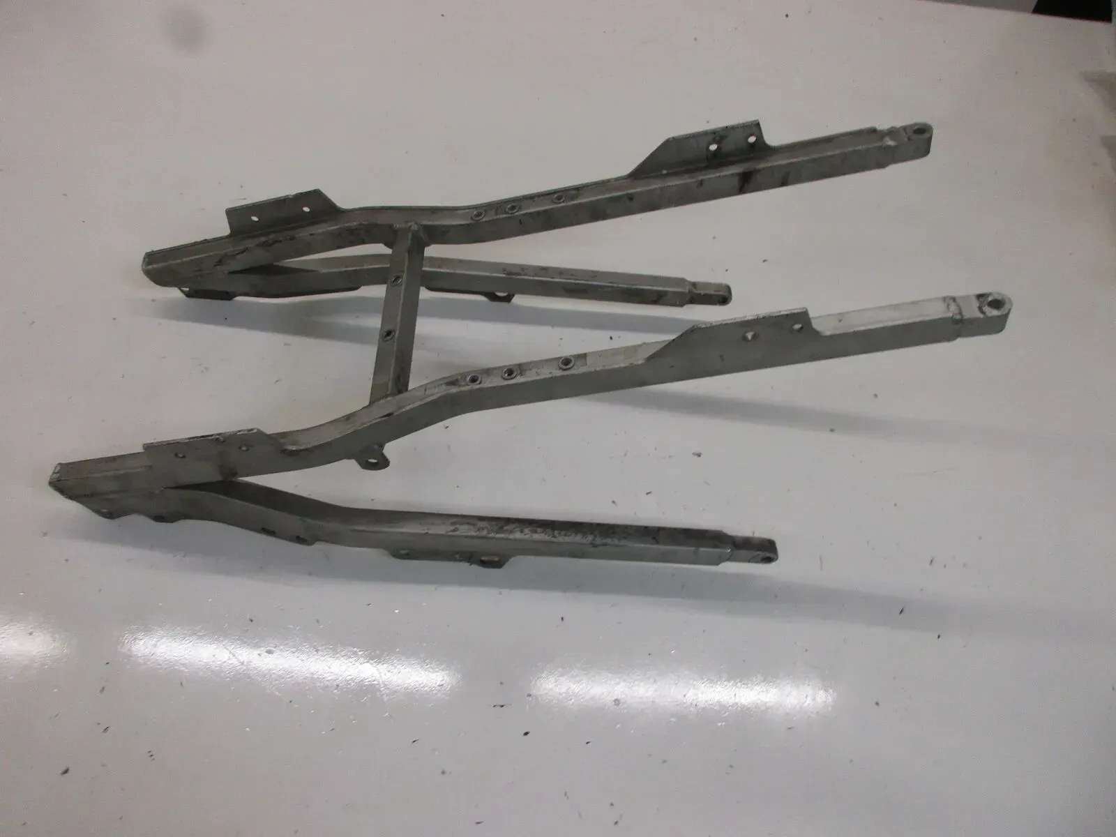 Kawasaki ZXR 750 H Stinger Heckrahmen Sitzbank Hilfsrahmen Rahmen Halter Träger - Bild 1
