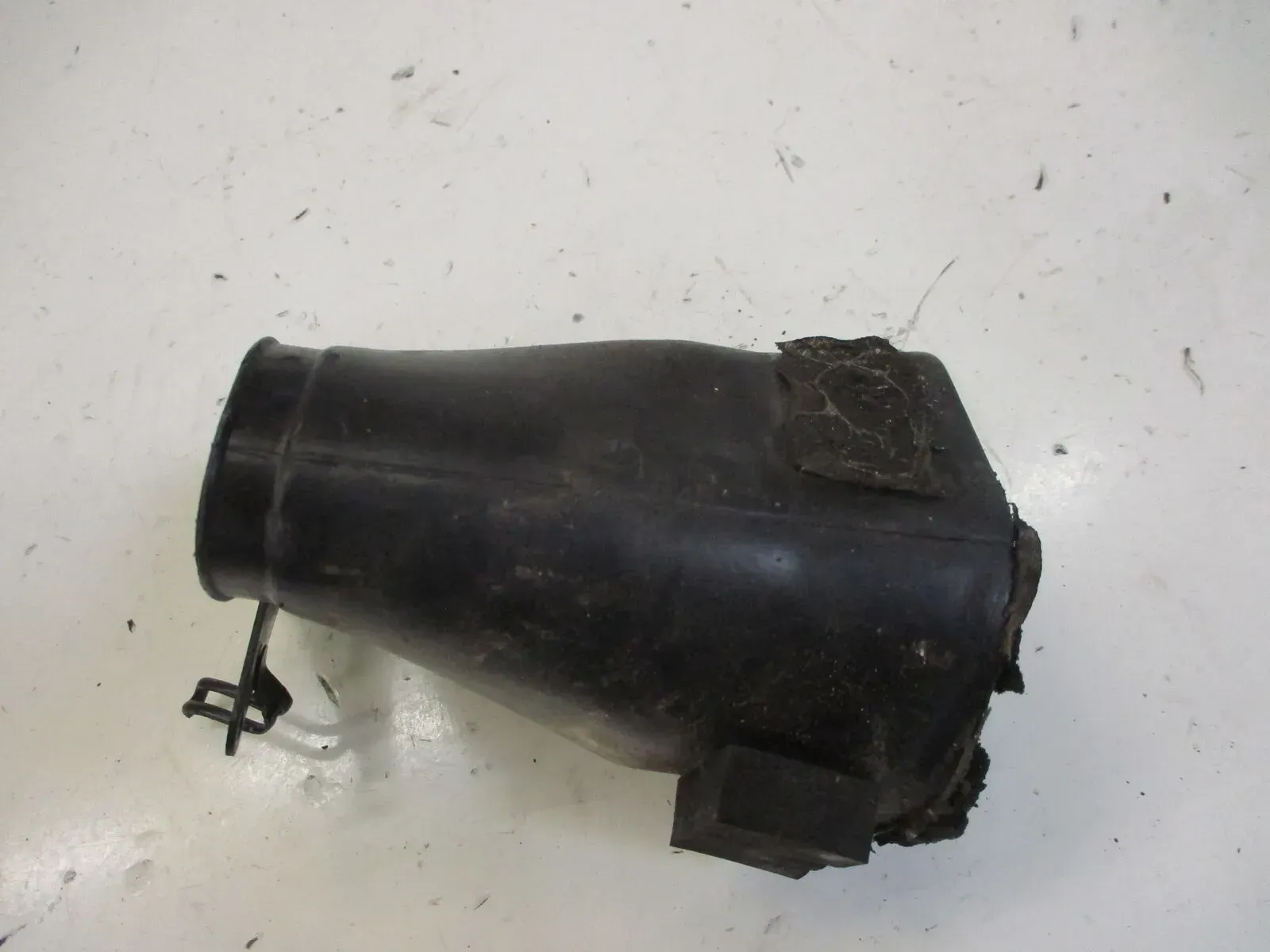 Suzuki TL 1000 S Bj.97 Ramair Kanal klein mit Halter Luftrohr Luftkanal - Bild 1