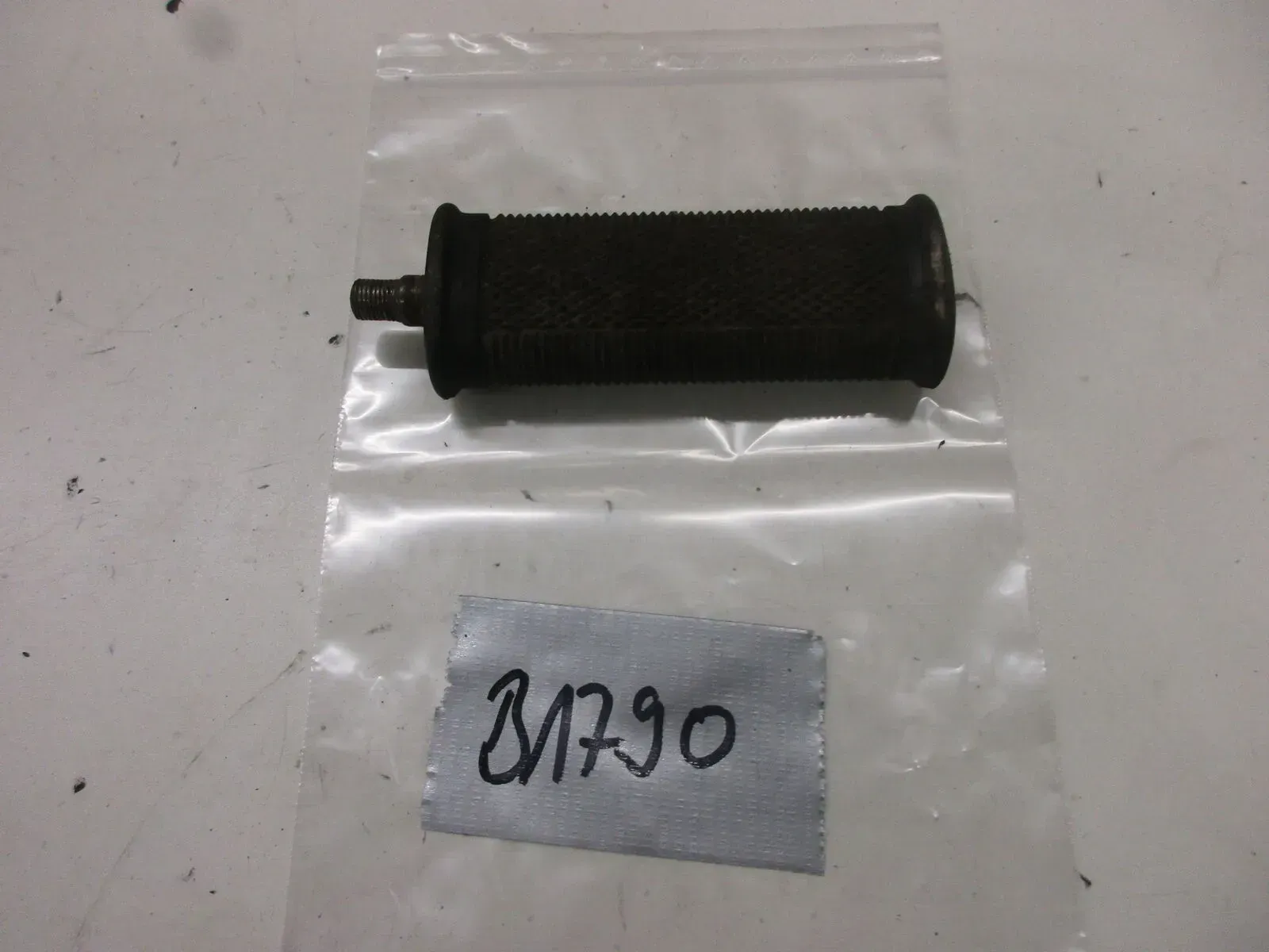 Fußraste vorne B1790 Jawa 350 Fussraste Fahrerraste Oldtimer Wehrmacht - Bild 1