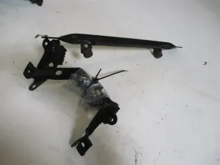 Tankhalter Rahmen 3. Suzuki GSX 750 F GR 78 Strebe Halter Träger Hilfsrahmen - Bild 1