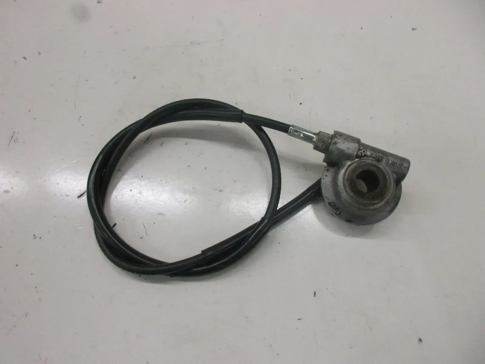 1. Suzuki GT 250 Ram Air Tachoantrieb mit Tachowelle Tachschnecke Antrieb Welle - Bild 1
