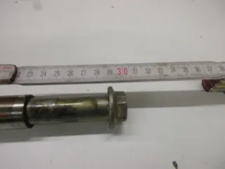 Suzuki RF 600 R GN 76 B Schwingenachse Bolzen 20 mm Schraube Schwinge Rahmen - Bild 2