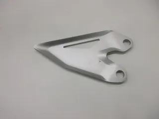 Fersenschutz rechts Fußraste Kawasaki Ninja 400 EX 400 G Fußrastenbrücke - Bild 3